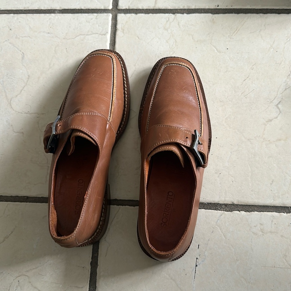 Dressing  Man shoes